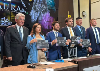 Radican el proyecto de ley ‘Laura’ para prohibir procedimientos de cambio de sexo en menores de edad
