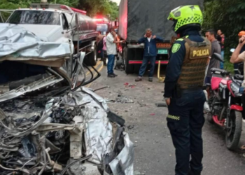 Trágico accidente de tránsito en Zona Bananera deja tres personas fallecidas y cierre total en la Troncal del Oriente