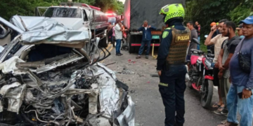 Trágico accidente de tránsito en Zona Bananera deja tres personas fallecidas y cierre total en la Troncal del Oriente