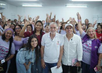 Gobernador Verano entregó la Casa de la Mujer Empoderada y un Punto Violeta Seguro en Polonuevo