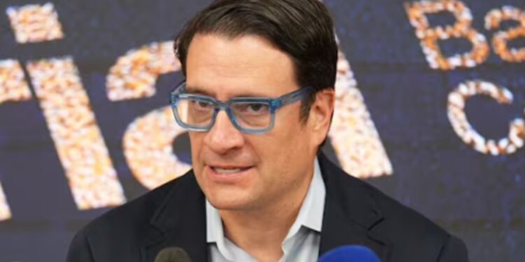Gobierno de De La Espriella prepara golpe a la “feria de las notarías” y busca imponer concursos de mérito