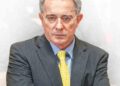 Álvaro Uribe deberá acudir a indagatoria este viernes mientras se define quién tiene competencia sobre su caso