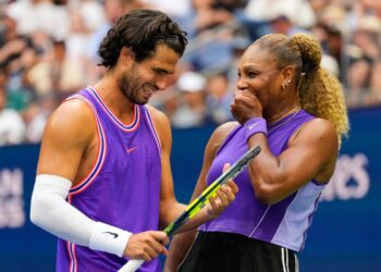 Alcaraz vuelve con Serena y avanza en el US Open