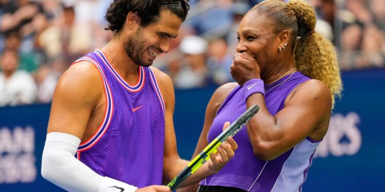 Alcaraz vuelve con Serena y avanza en el US Open