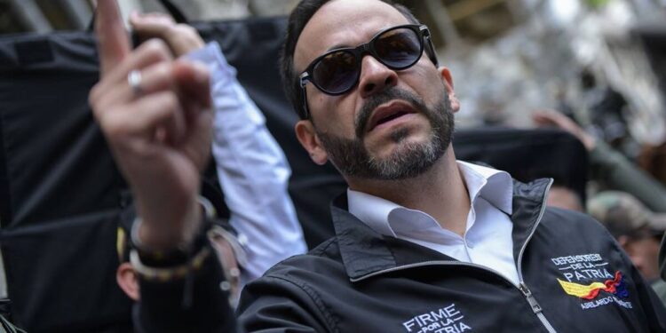 “Que caiga el que caiga”: De la Espriella arremete contra el ‘cartel de tierras’ y pone el hurto y el homicidio en la mira
