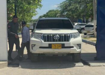 Con extrema seguridad trasladan reclusos de El Bosque en Barranquilla a cárceles de Bogotá por orden presidencial