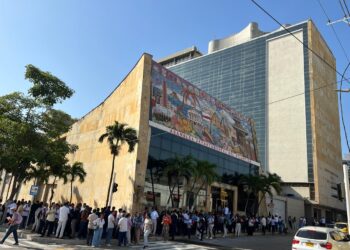 Así se vivió la evacuación de la Gobernación del Atlántico tras fuerte sismo registrado en Colombia