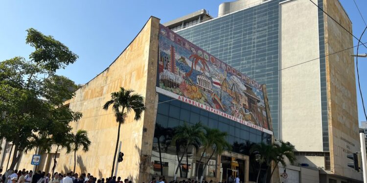 Así se vivió la evacuación de la Gobernación del Atlántico tras fuerte sismo registrado en Colombia
