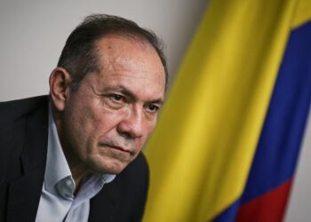 Salida de Antonio Sanguino del Ministerio de Trabajo reabre interrogantes sobre proceso por corrupción