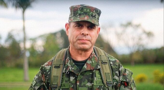 36 militares para escoltar al presunto traficante de cocaína que quedó libre por orden del general Federico Mejía: confirmó Ejército 