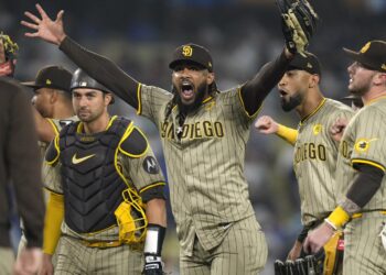 Los Padres cambian de dueño en una operación récord para la MLB