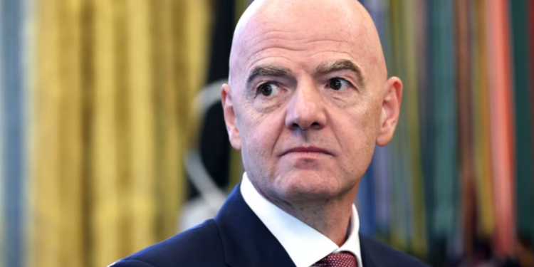 UEFA y Concacaf cuestionan a la FIFA