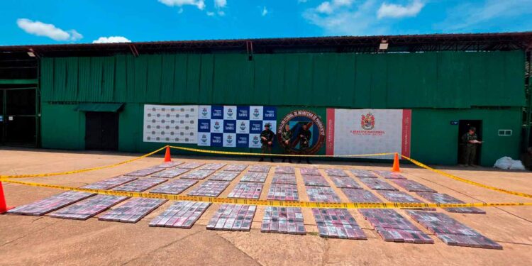 Ejército y la Armada Nacional captura a dos presuntos integrantes de una estructura criminal en el Guaviare
