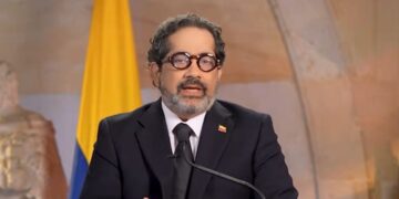 Gobierno alerta por reclutamiento de menores a través de internet y redes sociales