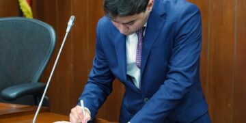 Senador Camilo Torres Villalba pide a la CREG flexibilizar medidas de ahorro energético para el Caribe con un margen diferencial del 15 %