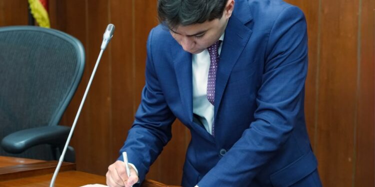 Senador Camilo Torres Villalba pide a la CREG flexibilizar medidas de ahorro energético para el Caribe con un margen diferencial del 15 %