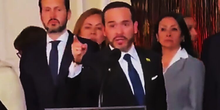 De La Espriella advierte a grupos criminales: “El que no se someta va a terminar como el Cholo”