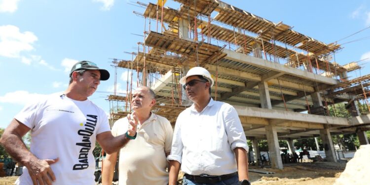 “La educación en Barranquilla es ejemplo nacional”: alcalde Char inspecciona obras de ampliación de la IED Pablo Neruda