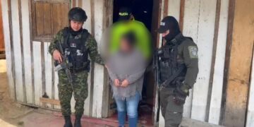 Gaula Militar Tolima captura en flagrancia a alias la Gorda, por tráfico de estupefacientes y porte ilegal de armas