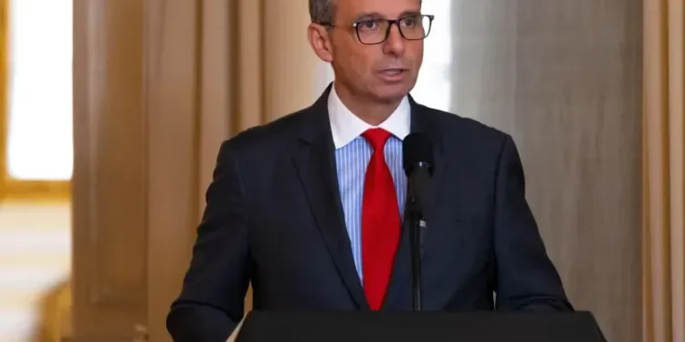 Gobierno mueve sus fichas en el sector financiero: Andrés Quevedo asumirá la presidencia encargada del Fondo Nacional de Garantías