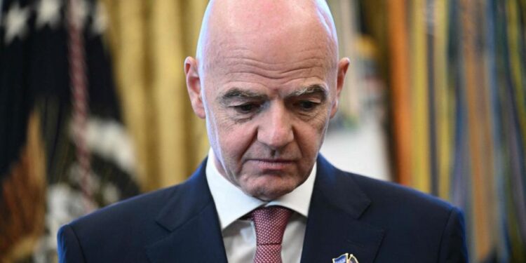 Infantino abre la puerta a reformas en la FIFA y pide escuchar a todas las federaciones