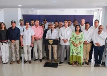 Gobierno anuncia $29.500 millones para agua, saneamiento y vivienda en La Guajira