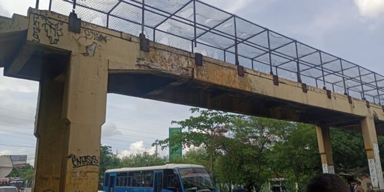 Gobierno financiará nuevo puente peatonal del INEM en Soledad tras años de espera