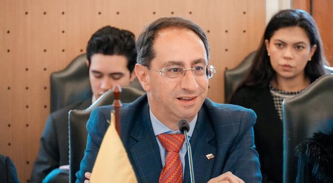 Gobierno de Abelardo De La Espriella reestructura proyectos estratégicos para buscar un crecimiento económico del 6 %