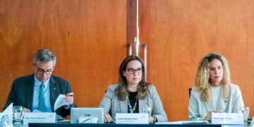Ministra Viviane Morales presenta informe crítico sobre la grave situación del FOMAG ante nuevo Consejo Directivo