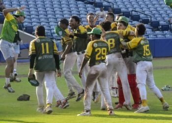 Bolívar se corona campeón invicto del Nacional Sub-15 de Béisbol en el Édgar Rentería