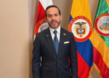 De la Espriella anuncia refuerzo de la Fuerza Pública en Santa Marta y dice que irá a la ciudad
