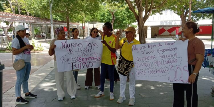 “Cumplimos con todo y nos dejaron esperando”: madres protestan en Barranquilla por programa del Ministerio de Igualdad