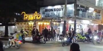 Pánico en El Parque: atacan a tiros varios negocios y reportan una persona herida