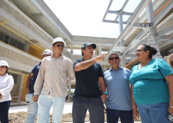 Alcalde Char visita avance de obra en la IED Comunitaria Siete de Abril