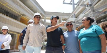 Alcalde Char visita avance de obra en la IED Comunitaria Siete de Abril