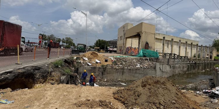 Intervienen la avenida Circunvalar en La Paz tras afectaciones provocadas por las lluvias
