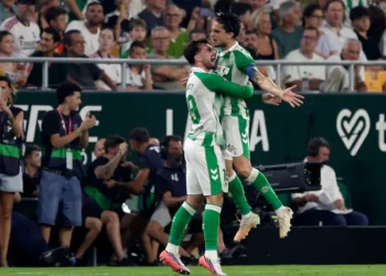 El Real Betis frena al Real Madrid de Mourinho y se impone por la mínima en La Cartuja