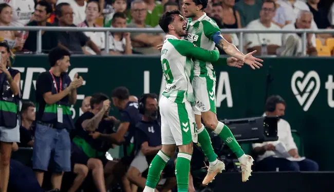 El Real Betis frena al Real Madrid de Mourinho y se impone por la mínima en La Cartuja