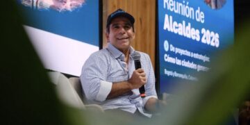 “Sueñen en grande por el beneficio de su gente”: Alcalde Alejandro Char clausura la cumbre del BID en Barranquilla