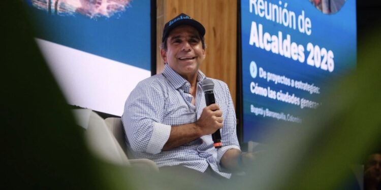 “Sueñen en grande por el beneficio de su gente”: Alcalde Alejandro Char clausura la cumbre del BID en Barranquilla