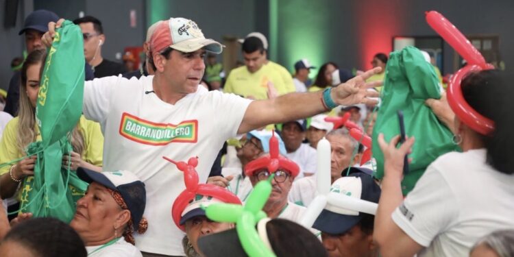 Alcalde Alejandro Char rindió homenaje a 1.800 adultos mayores de Barranquilla con jornadas de bienestar en el Gran Malecón
