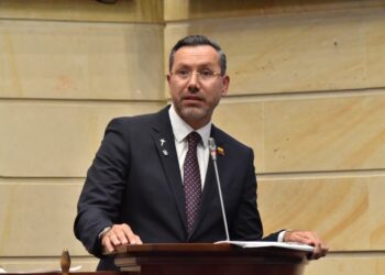 Senado hunda moción de censura contra el ministro de Vivienda con contundente mayoría
