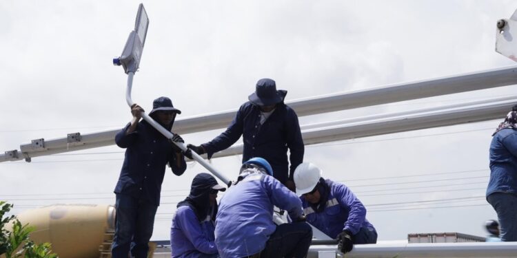 Alcaldía de Barranquilla inicia la recuperación integral del alumbrado público en el corredor vial a Galapa para fortalecer la seguridad y la movilidad metropolitana