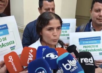 Radican en el Congreso la “Ley Kevin Acosta” para sancionar con rigor a las EPS que incumplan con la entrega de medicamentos
