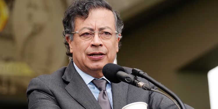 Procuraduría declara insubsistente a delegada para las FF. MM. en medio de dilaciones en juicio disciplinario a exedecán del Gobierno anterior