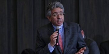 “El guayabo de Petro”: Enrique Gómez lanza duro ataque por el presupuesto de 2027