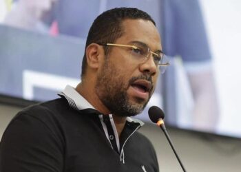 MinEducación certifica a Leyton Barrios como rector de la Universidad del Atlántico