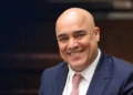 ¿Ahorrar energía o pagar más? La advertencia de Gonzalo Baute por una medida que podría golpear al Caribe