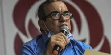 JEP activa las sanciones contra siete exjefes de las Farc: tendrán restricciones y control electrónico