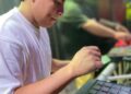 Asesinan a tiros a joven DJ cerca de Los Cocos: fue identificado como Han Cuesta